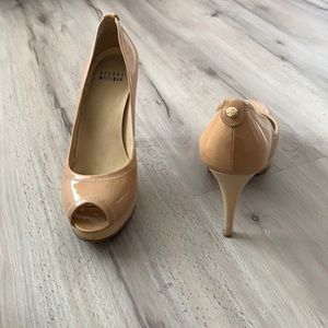 Gorgeous platform peep-toe pumps